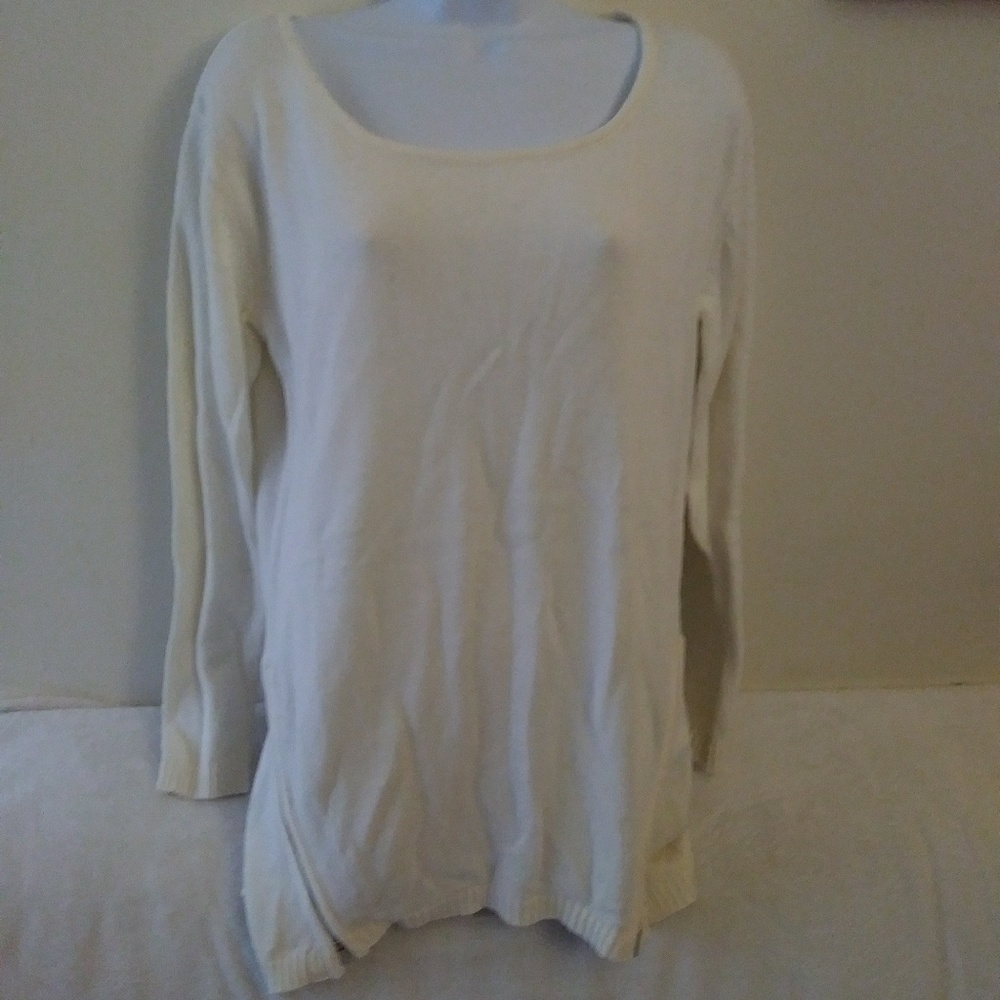 New York and Company Sweater M NWT